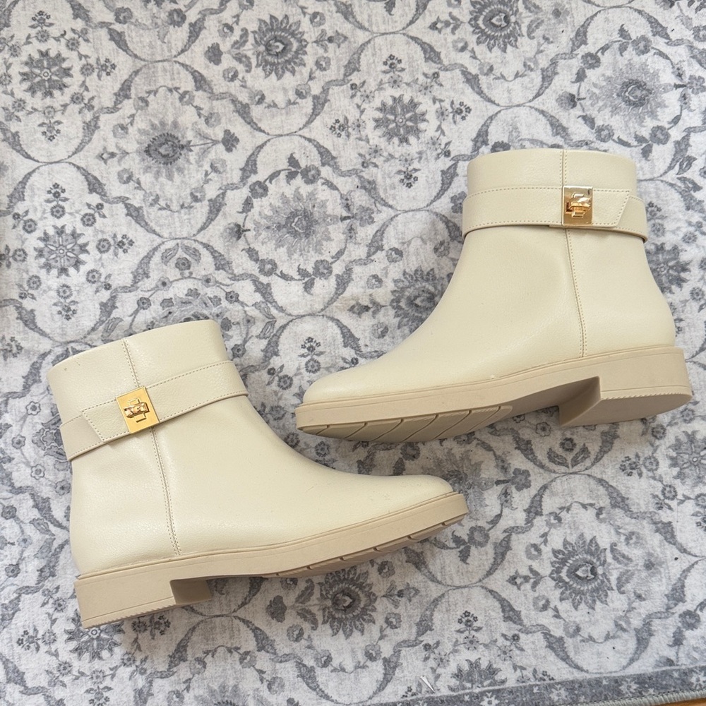 NWOT LC Lauren Conrad Tahira Belted Women’s Boots Size 7